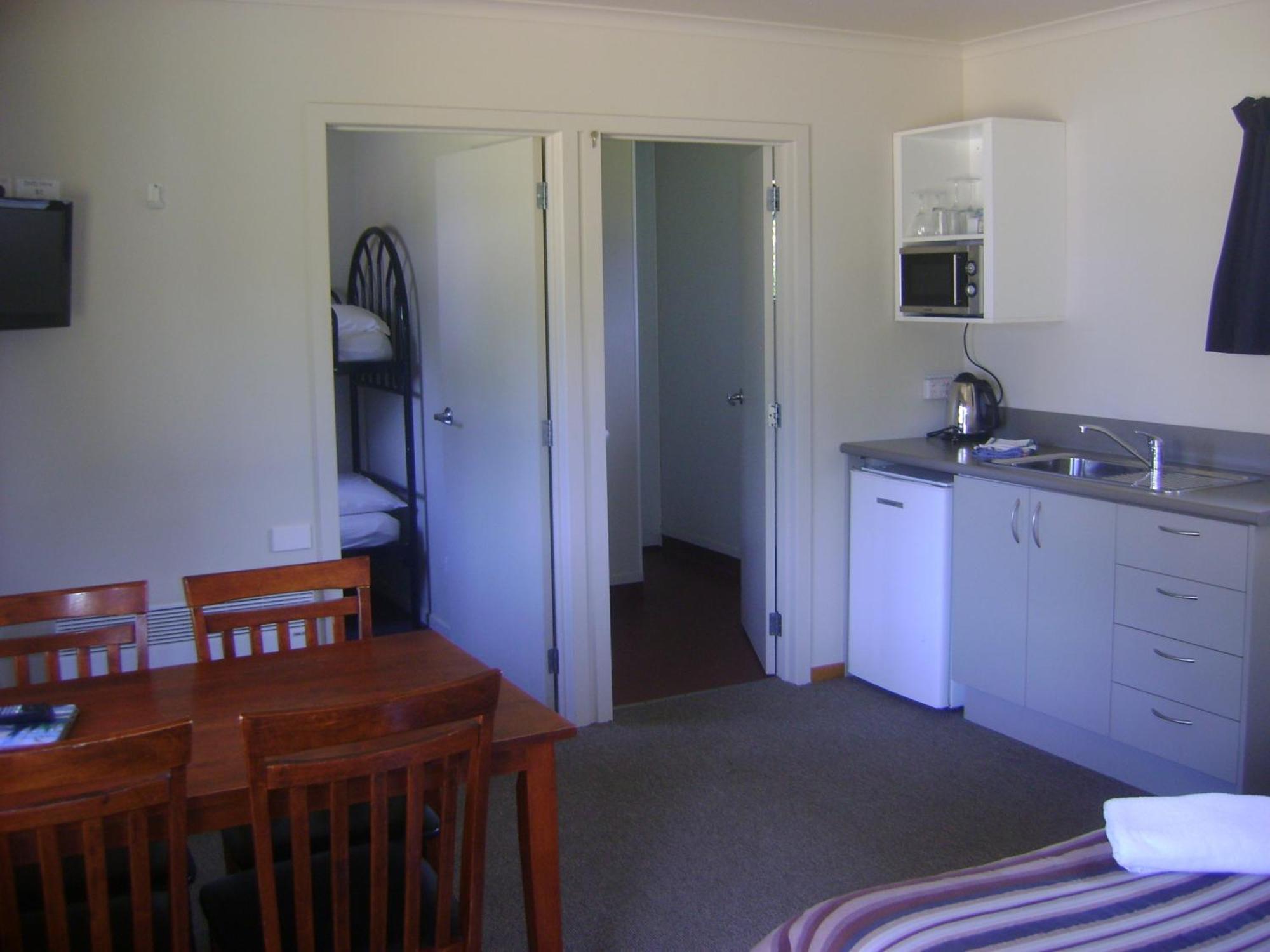 Catlins Newhaven Holiday Park Owaka Room photo
